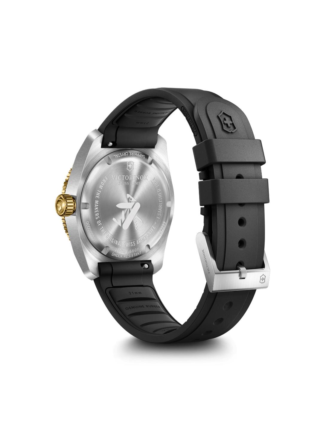 Victorinox Maverick Swiss Made Men Black Dial 39 mm Analog Watch 242099