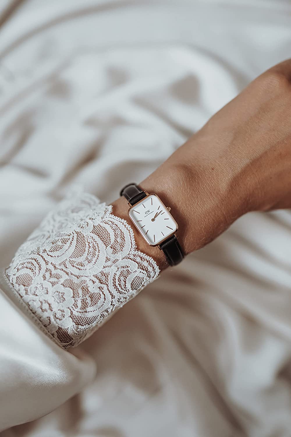 Daniel Wellington Quadro 20x26 mm White Rectangle Dial Women Watch  DW00100434