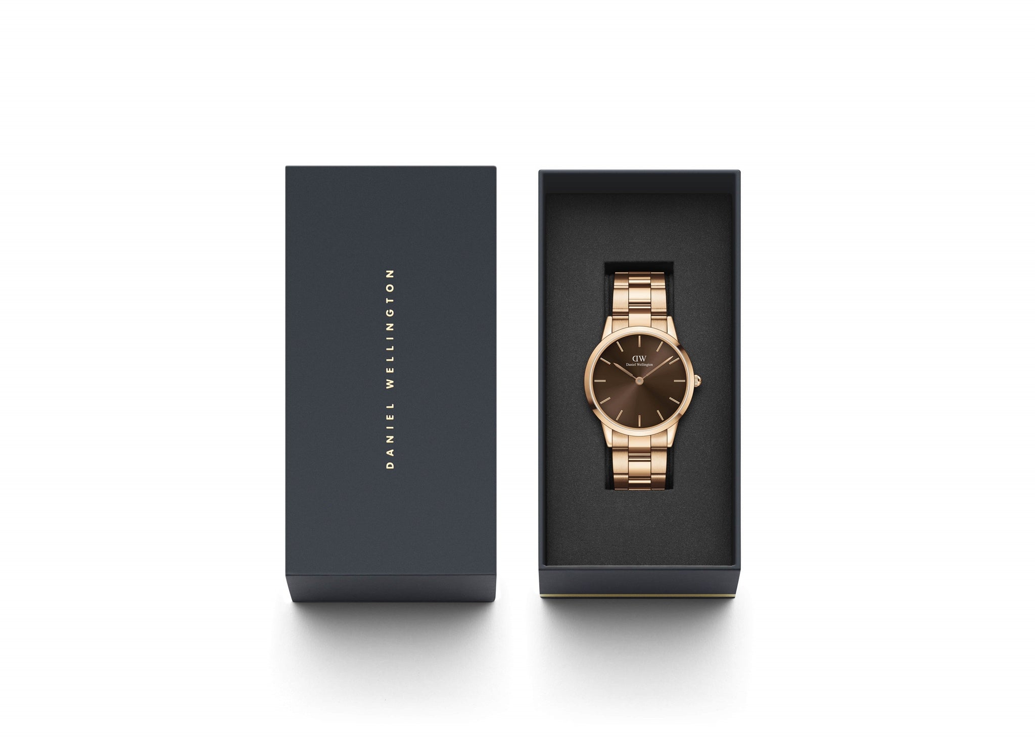 Daniel Wellington Iconic 40 mm Brown Dial Men Analogue Watch  DW00100460
