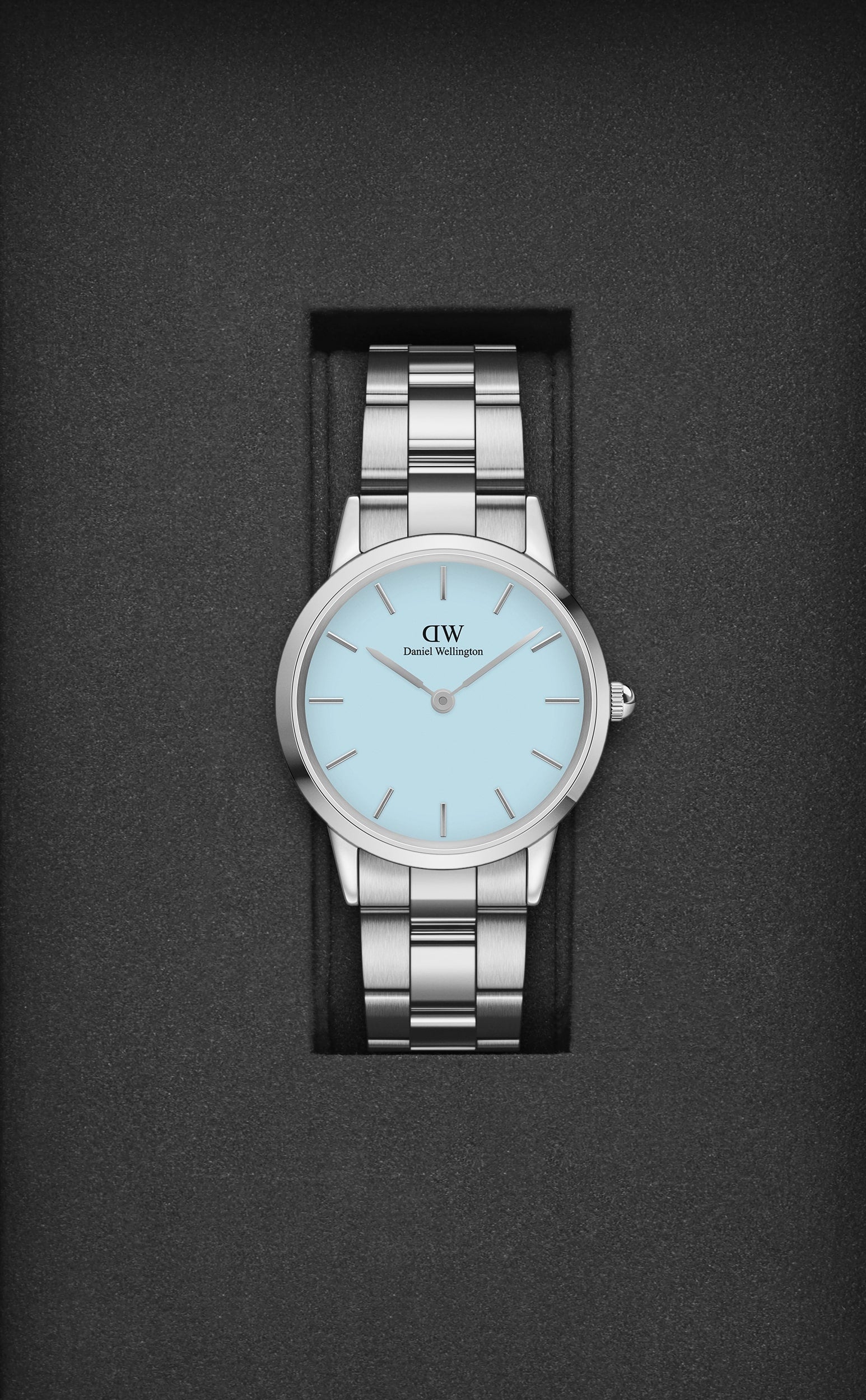 Daniel Wellington Iconic Link 32 mm Blue Dial Women Analogue Watch  DW00100541