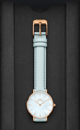 Daniel Wellington Petite 28 mm Blue Dial Women Analogue Watch  DW00100635
