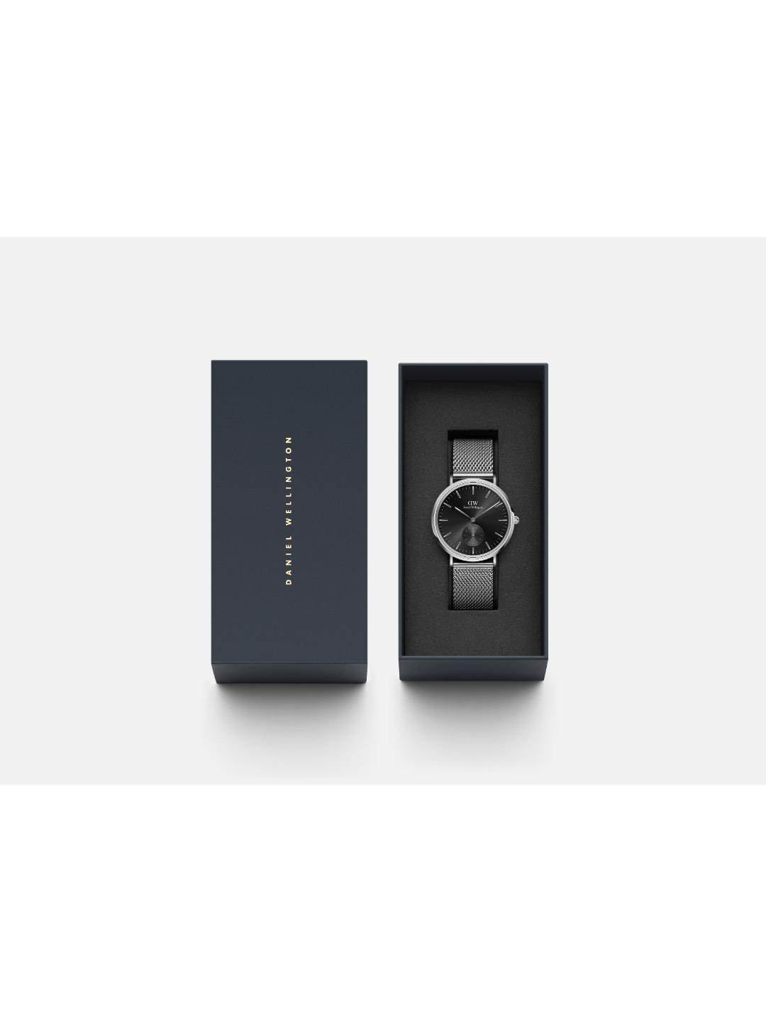 Daniel Wellington Classic 40mm Black Dial Men Analog Watch DW00100711