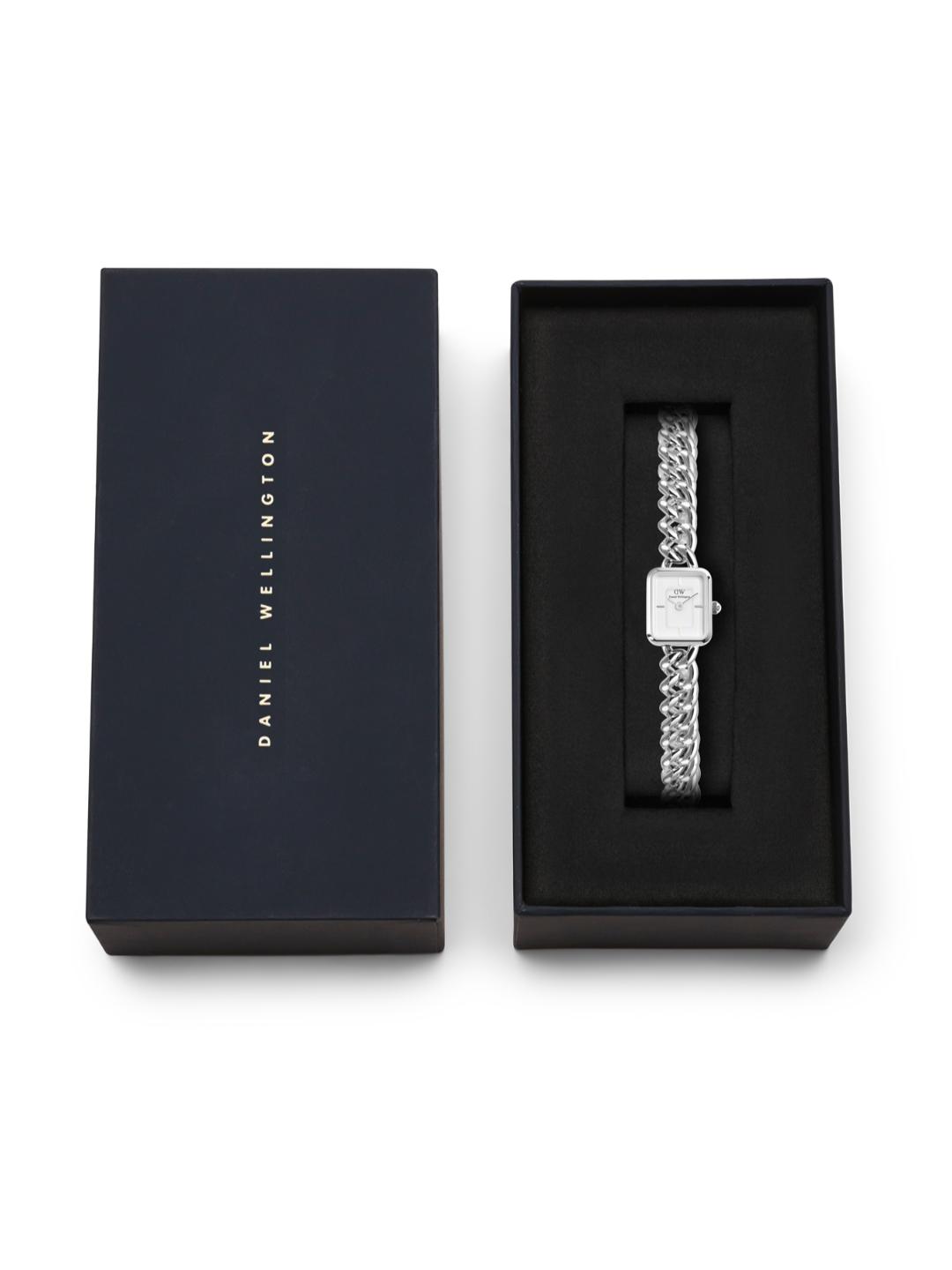 Daniel Wellington Jolie Chain Women 15.4x18.2 Silver Analog Watch DW00100834