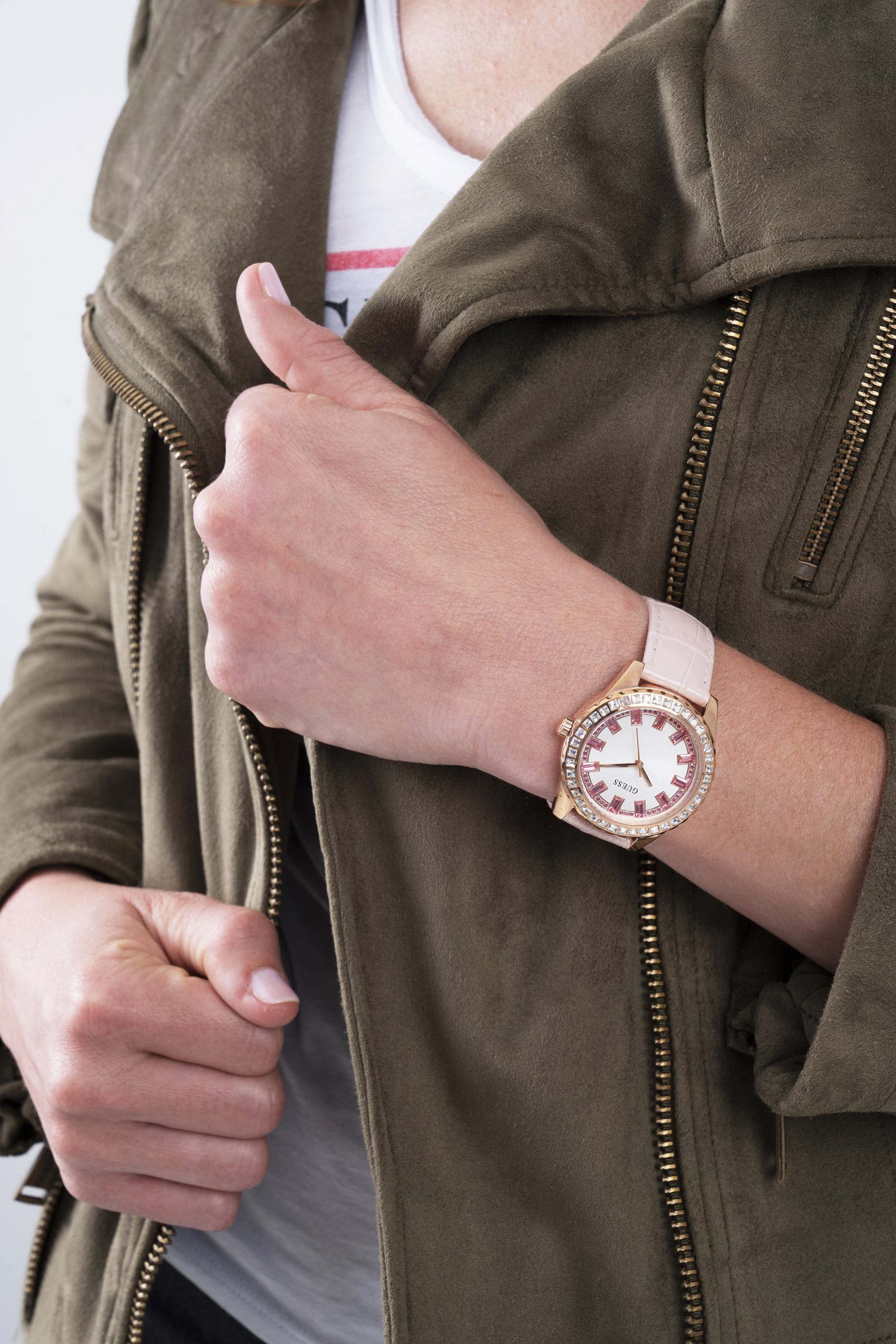 Guess 38 mm Women Rose Gold Dial Analog Watch GW0032L2