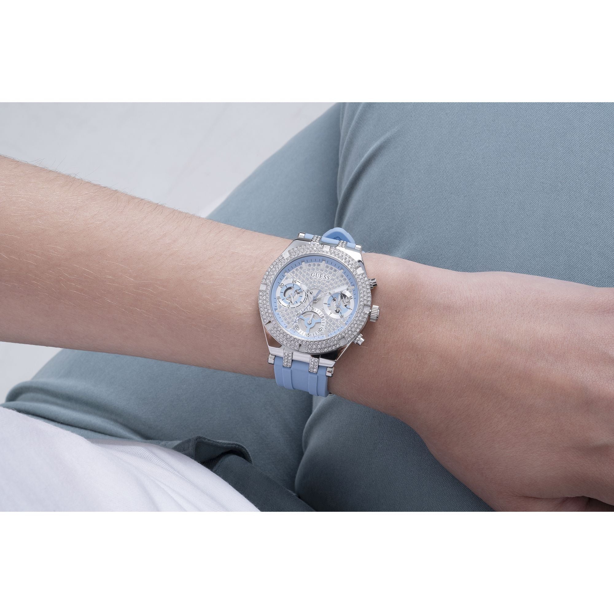Guess 38 mm Silver Dial Women Analog Watch GW0407L1