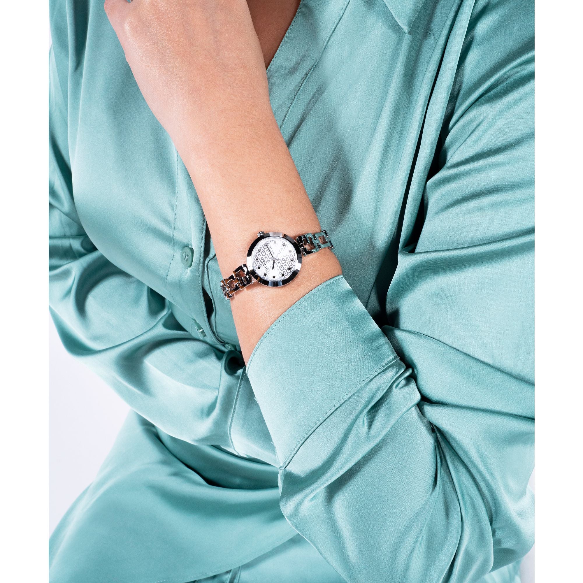Guess Ladies 26 mm Silver Tone Analog Watch GW0549L1