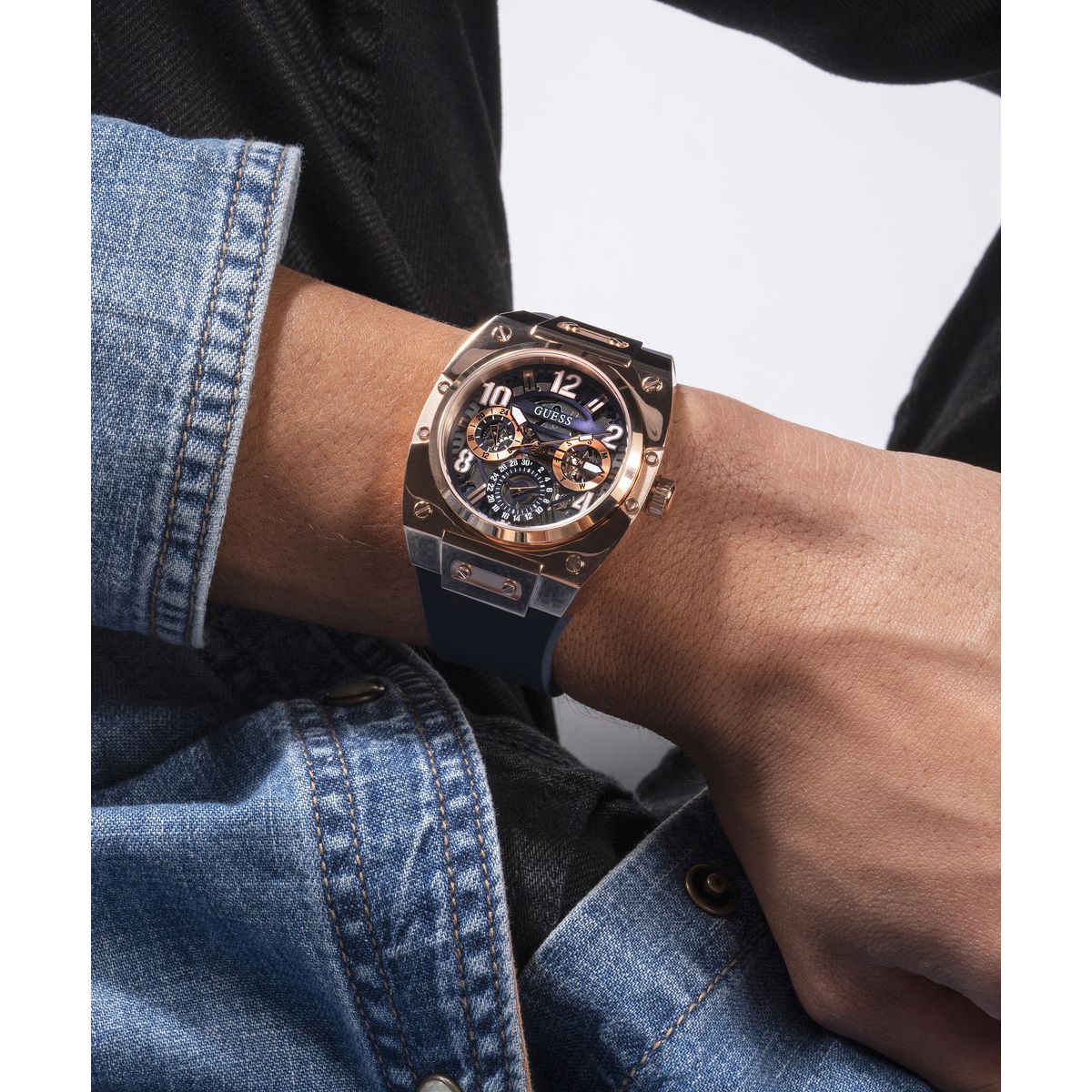 Guess Trend Men 42 mm Blue Dial Analog Watch GW0569G3