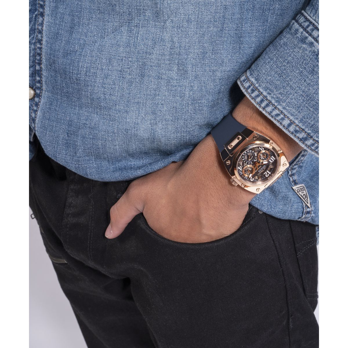 Guess Trend Men 42 mm Blue Dial Analog Watch GW0569G3