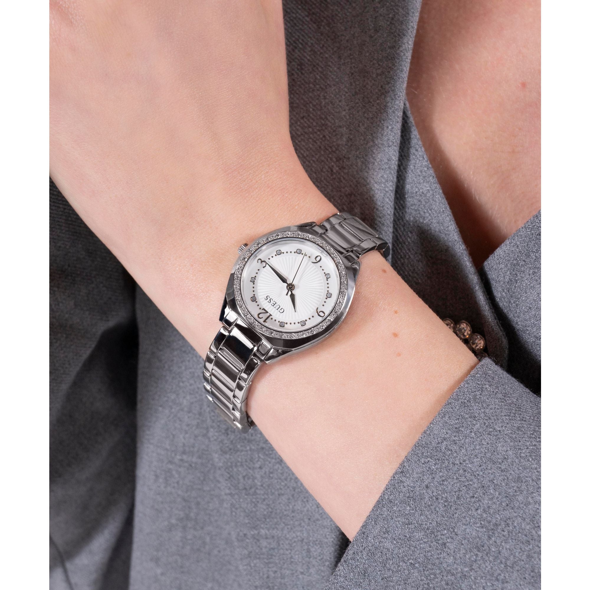Guess Ladies 30 mm Silver Tone Analog Watch GW0767L1