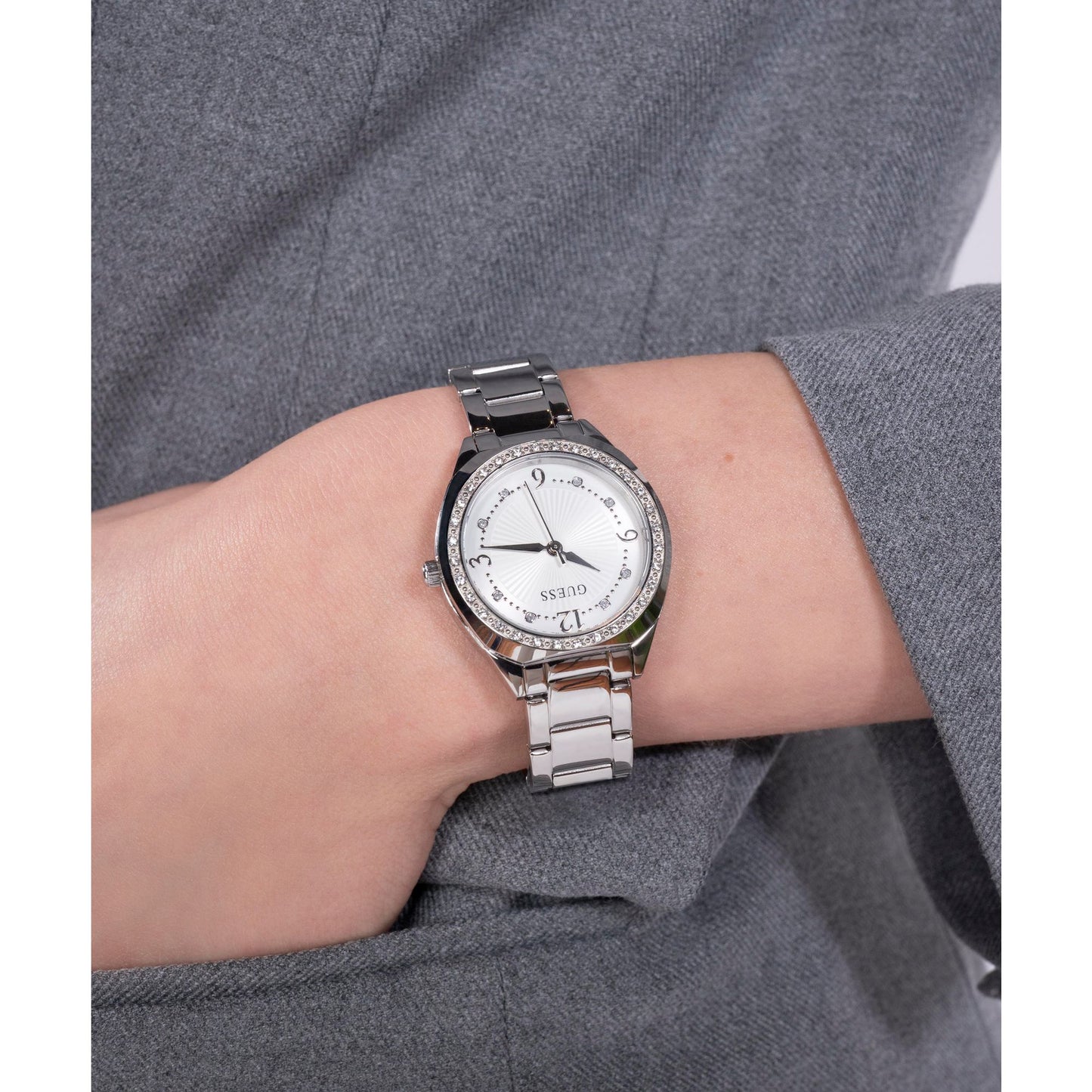Guess Ladies 30 mm Silver Tone Analog Watch GW0767L1
