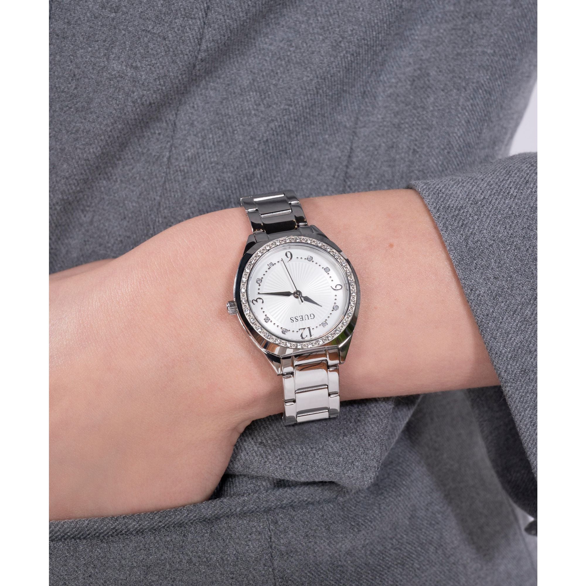 Guess Ladies 30 mm Silver Tone Analog Watch GW0767L1