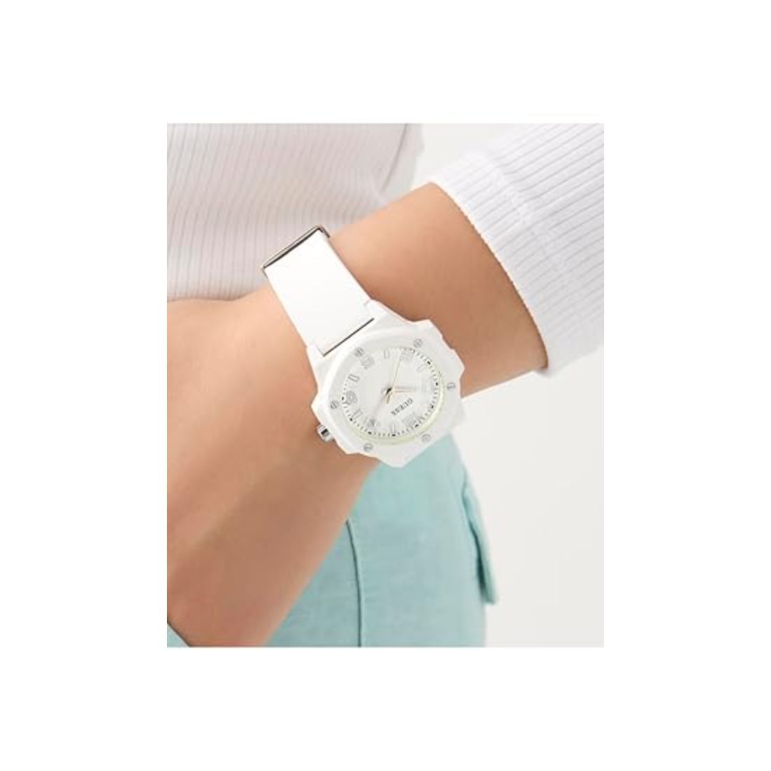 Guess Mini Hype 34 mm White Dial Analog Women Watch GW0880L3
