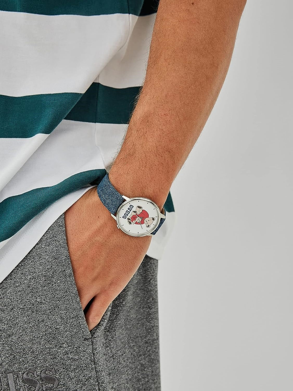 Guess 36 mm Men White Dial Analog Watch V1060M1