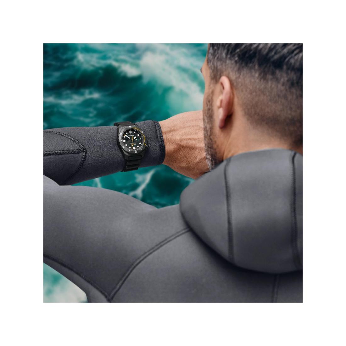 Victorinox Dive Pro Black Dial 43 mm Men Automatic Watch- V241997