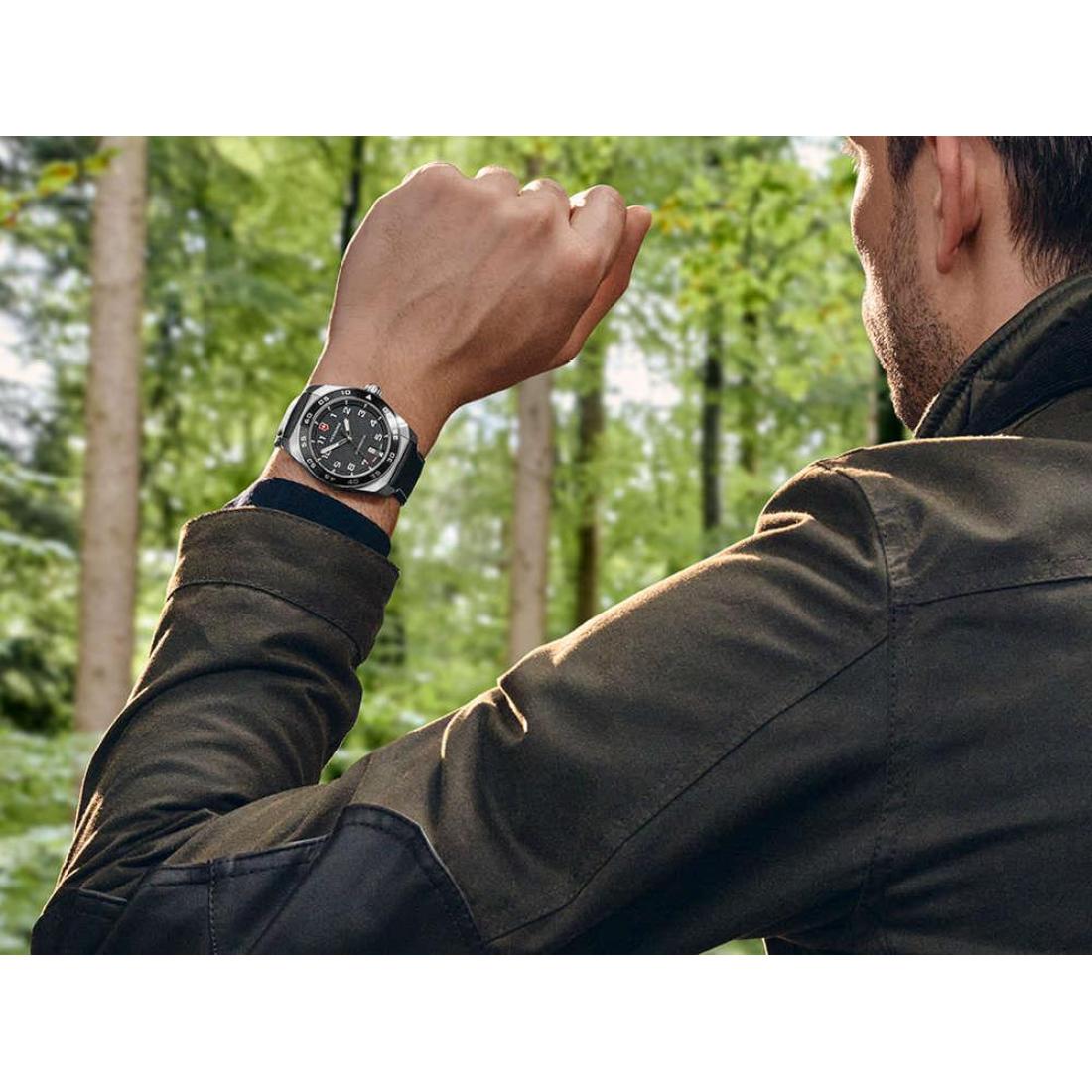 Victorinox Swiss Army Men Automatic Watch 42 mm Black Dial-V242044