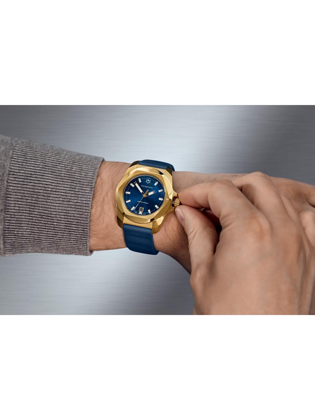 Victorinox I.N.O.X. Men 41 mm Blue Dial Analog Watch 242090