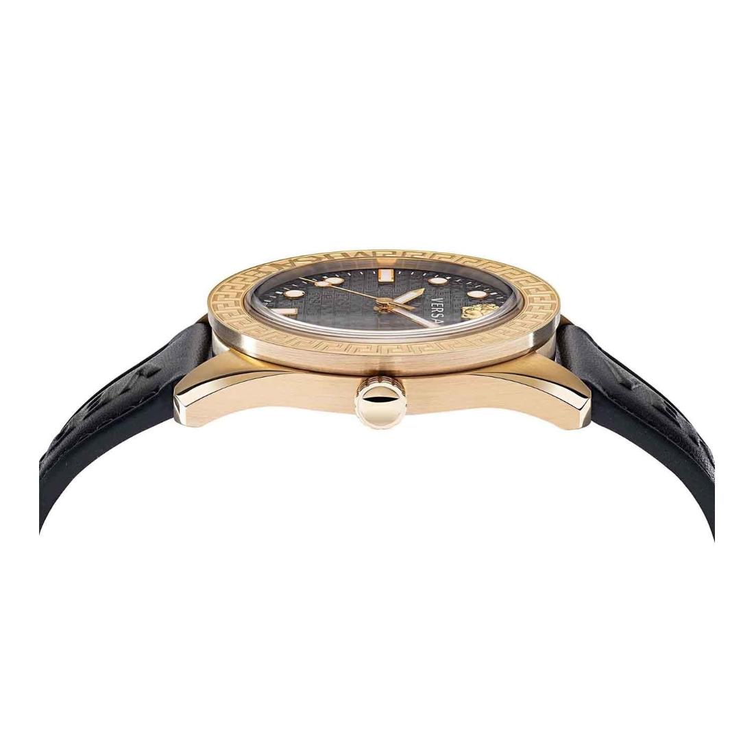 Versace Black 42 mm Dial Men Analogue Watch VE2T00222