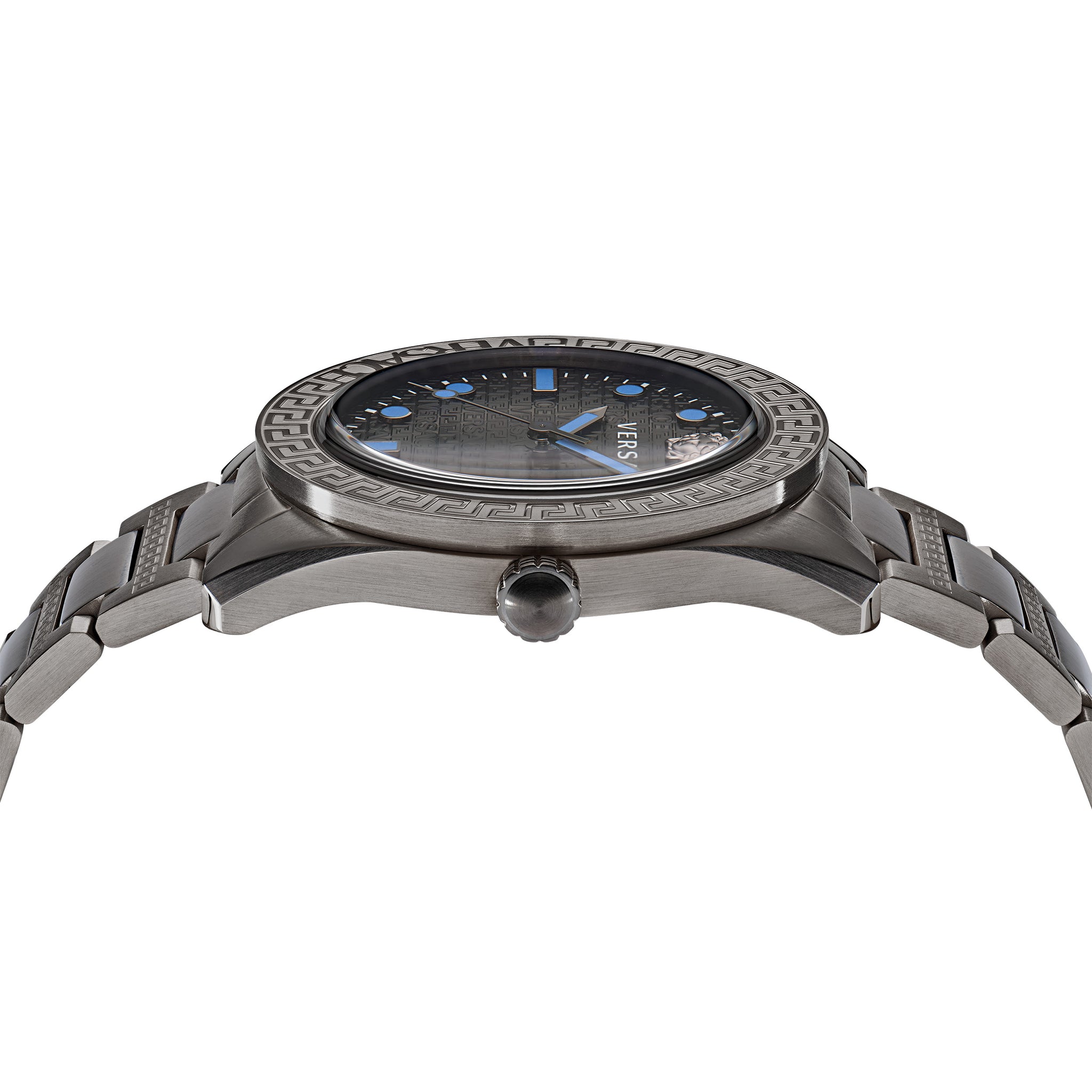 Versace 42 mm Wrist Watch Men Black Dial VE2T00622