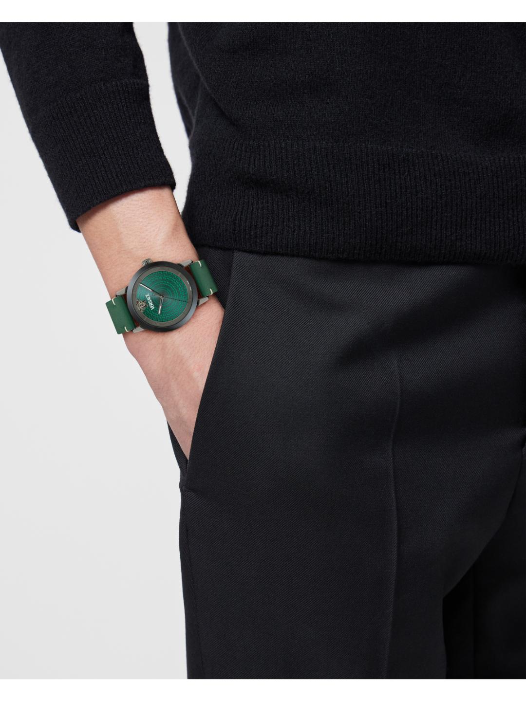 Versace V-HELIX Men 40 x 49,50 mm Green Dial Analog Watch VE9G00224