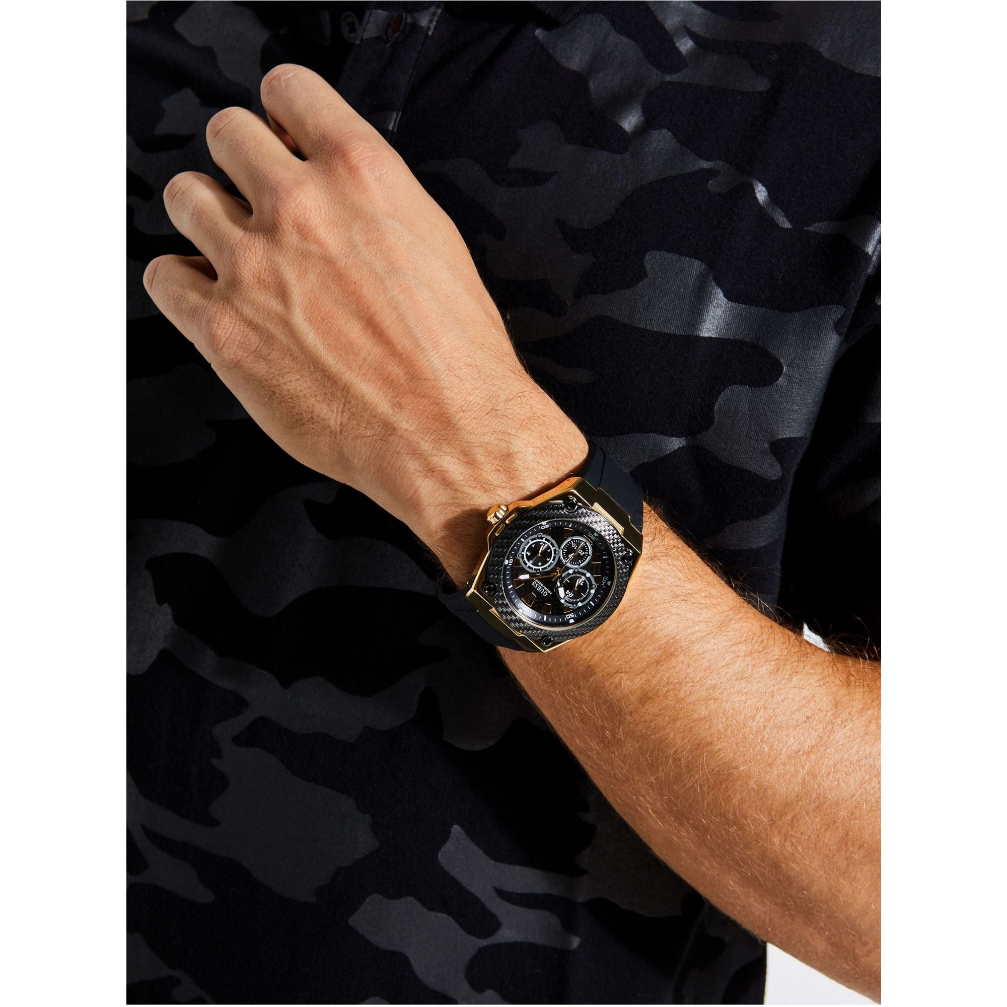 Guess Men's Black Dial Analog Watch W1049G5