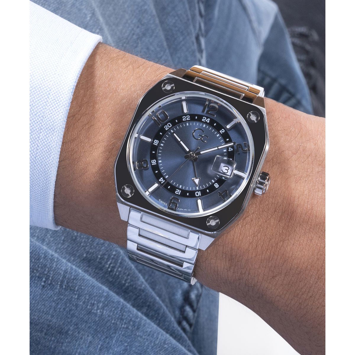 Guess Collection Sportchic Men 39 mm Blue Dial Analog Watch Z16001G7MF
