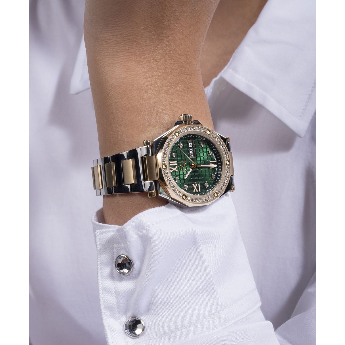 Guess Collection Sportchic Women 34 mm Green Dial Analog Watch Z20004L9MF